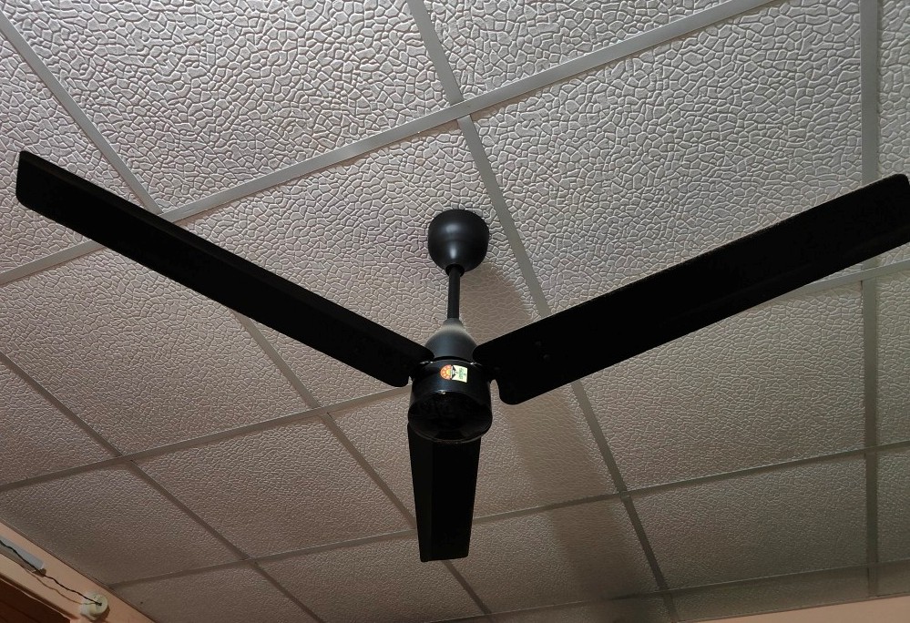 atomberg Renesa 5 Star Rated BLDC Ceiling fan close view